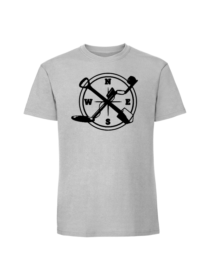 PO00067_pastelowy_szary.png Męska koszulka  z nadrukiem – WYKOPKI saperka kompas wykrywacz metali - obrazek 6