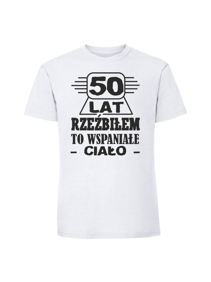 UR00257_biala.png Męska koszulka z nadrukiem – 50 LAT RZEŹBIŁEM - obrazek 1
